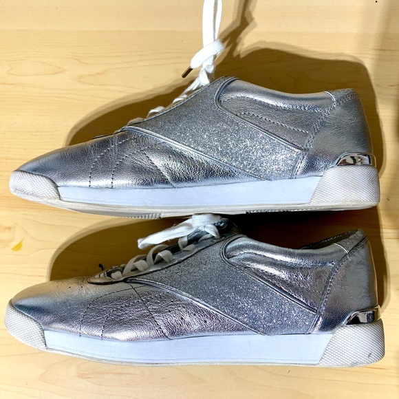 ♦️Michael Kors Women’s Addie lace up Silver Sneakers Size 8.5♦️ - Picture 13 of 14